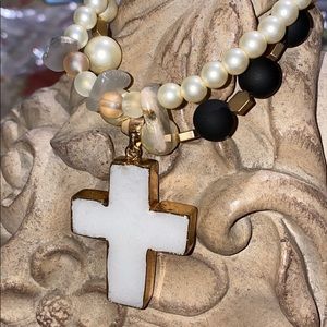 Cross and bones 🦴 stretch bracelet